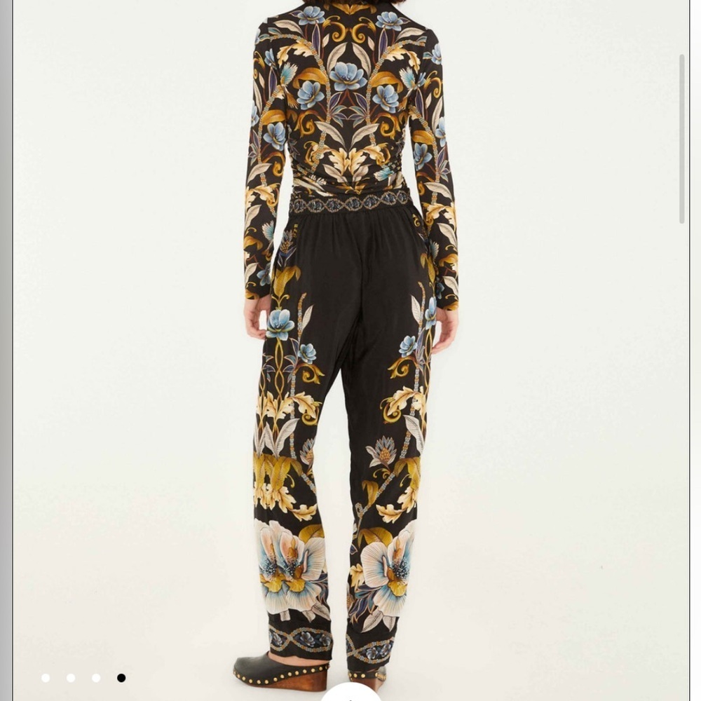 Farm Rio: Black Flowerful Garden Pajama
Pants DT - Picture 13 of 15